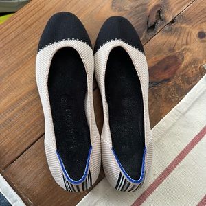 Rothys square toe flats. EUC. Size 8.5.